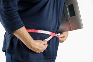 Scopri di più sull'articolo Il ruolo della nutrizione nella perdita di peso: cosa mangiare (ed evitare) per avere successo